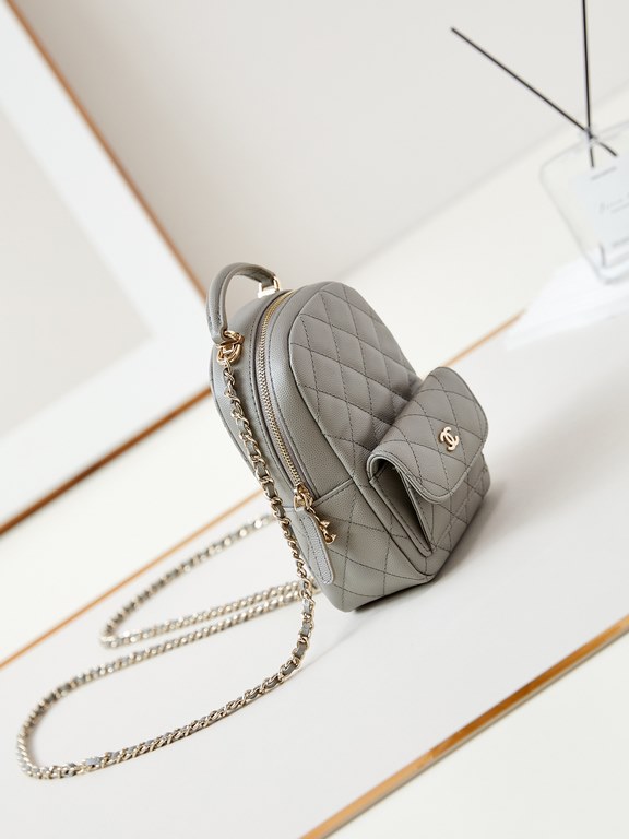 24Cmini Lychee grain small shoulders A variety of carrying methods can be handheld, crossbody, shoulder bag. Leather or lychee pattern is very durable, very ok capacity Classic minimalist style is perfect.Model No. ASize