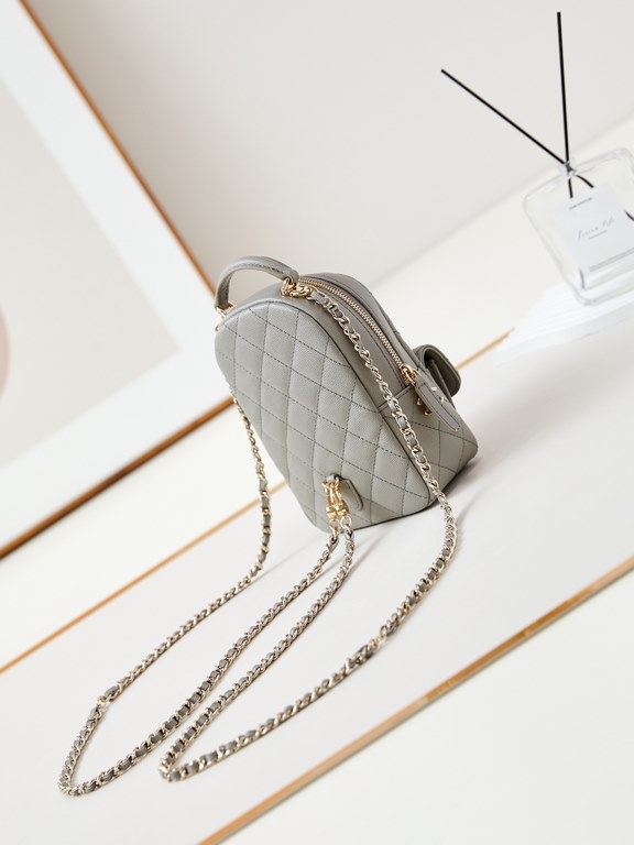 24Cmini Lychee grain small shoulders A variety of carrying methods can be handheld, crossbody, shoulder bag. Leather or lychee pattern is very durable, very ok capacity Classic minimalist style is perfect.Model No. ASize