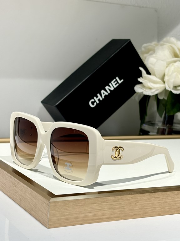 CHANEL     MODELCH9149    SIZE 54 ports 21-145