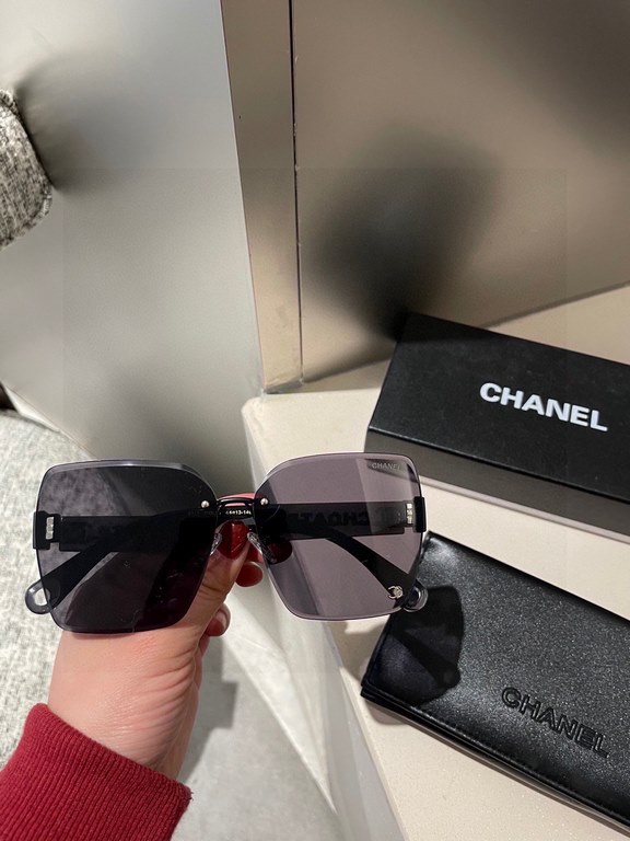 Chanel new models! New shipment! New model shipment!  Women's HD thickened polarized sunglasses     High quality TR-90 frames Fashionable and versatile!6117