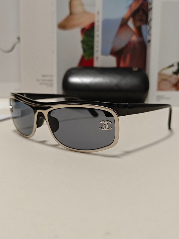 Chanel Chanel 2024 new Europe and the United States retro silver curved small perfume sunglasses outdoor sports photo female tide male sunglasses