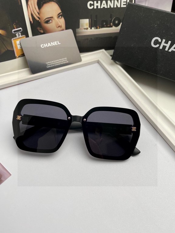 . NewBrand,   chanel chanel women's polarized sunglasses   TR frames   imported Polaroid high-definition polarized lenses, small fragrance metal logo inlaid mirror legs, high-end custom design, wear super model, travel a