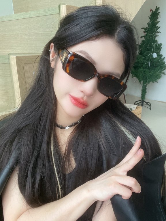 Chanel Chanel vintage cat-eye Xiao Xiang sunglasses women's high-class sense of letters rim oval sunglasses classic round Wang Yibo same models