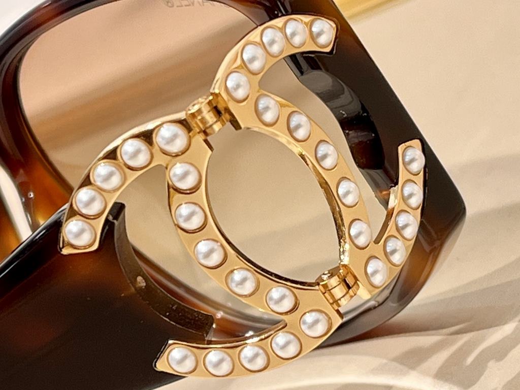 Recognize the high version, one color, one anti-counterfeiting code  Chanel Classic Pearls Diamonds Letter Classic  Classic Wheel CH9122 size 58-18-140