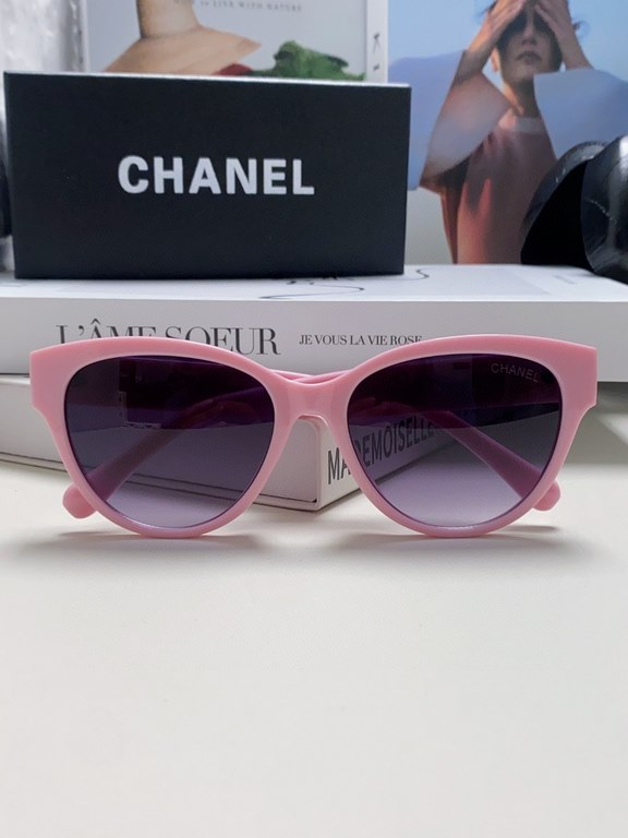 Chanel Chanel new models cat eye retro sunglasses female summer sunscreen pearl camellia love large frame sunglasses UV glare advanced sense of Ms. burst models