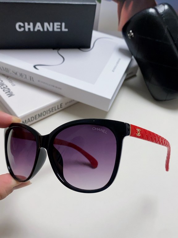 Chanel Chanel 2024 new retro cat-eye letters inserted heart foot net red sunglasses female tide ins advanced sense of sunglasses Trend full