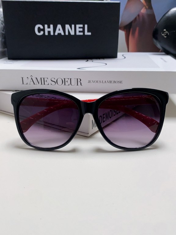 Chanel Chanel 2024 new retro cat-eye letters inserted heart foot net red sunglasses female tide ins advanced sense of sunglasses Trend full