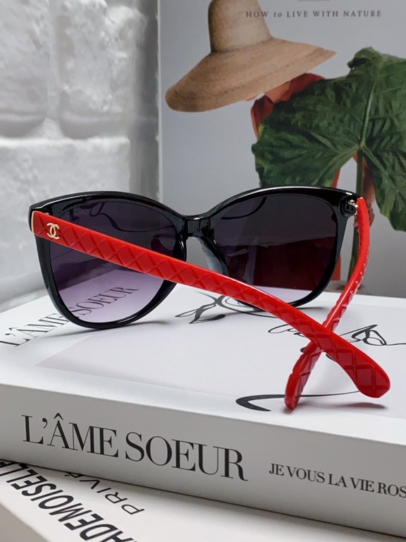 Chanel Chanel 2024 new retro cat-eye letters inserted heart foot net red sunglasses female tide ins advanced sense of sunglasses Trend full