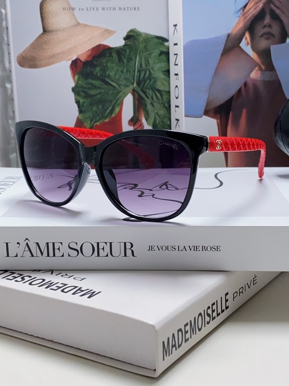 Chanel Chanel 2024 new retro cat-eye letters inserted heart foot net red sunglasses female tide ins advanced sense of sunglasses Trend full