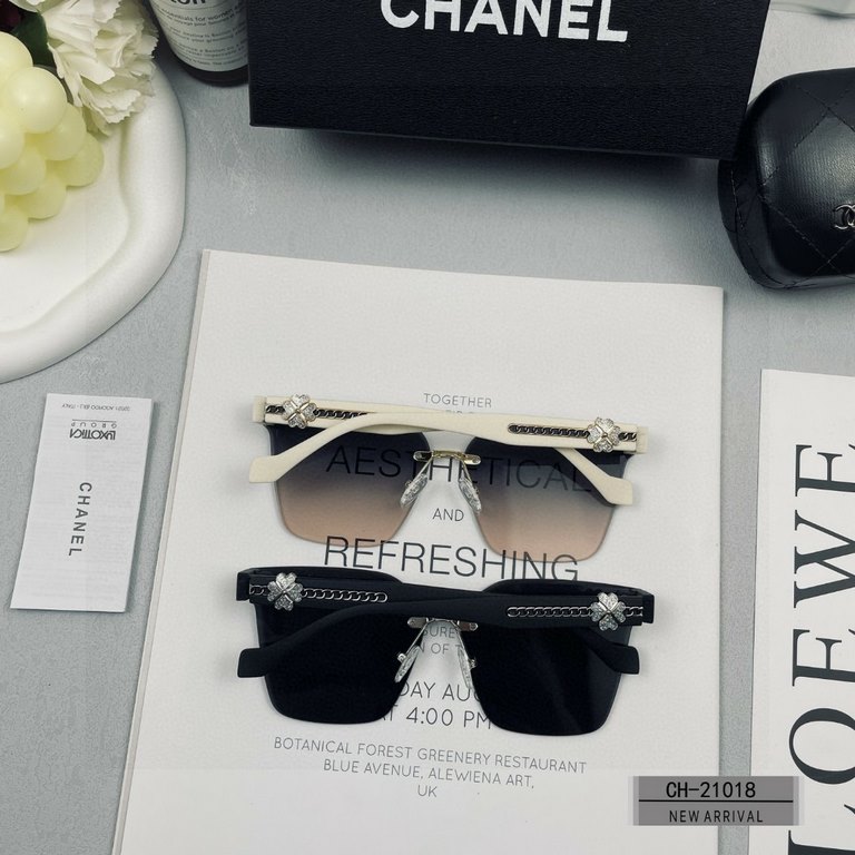 . [CHANEL France]. . [Polaroid Resin HD Lenses] . [TR Frames-Lightweight and comfortable to wear]  . . [size 63-17-140] . [   new small fragrance sunglasses to reduce the burden of glare, blocking harmful rays of radiati