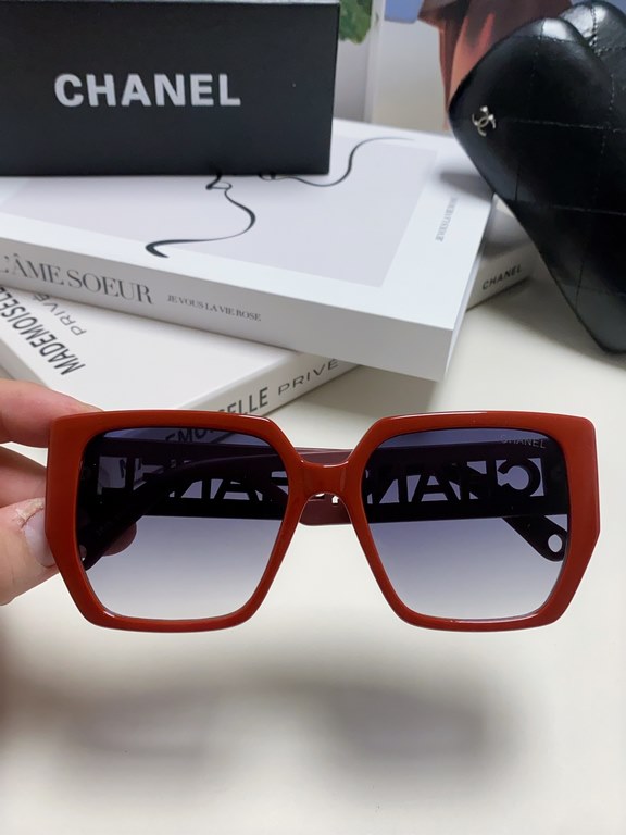 Chanel Chanel 2024 new English letters square box sunglasses female Korean version of the trend of hundred with sunglasses net red street shooting simple glasses