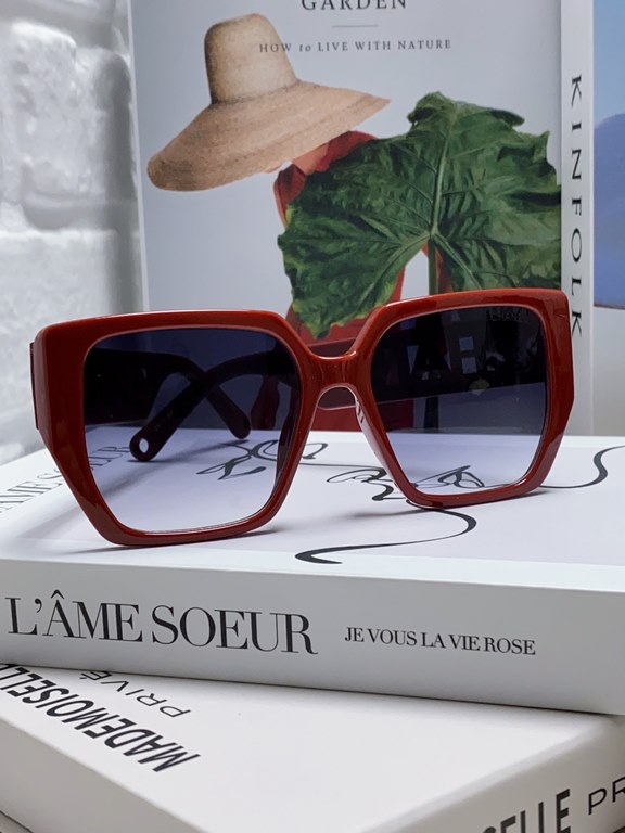 Chanel Chanel 2024 new English letters square box sunglasses female Korean version of the trend of hundred with sunglasses net red street shooting simple glasses