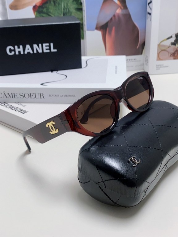 Chanel Chanel 2024 new small perfume wind retro senior sense oval frame sunglasses female ins net red street shooting personalized Europe and the United States cat eye sunglasses Ms. sunglasses