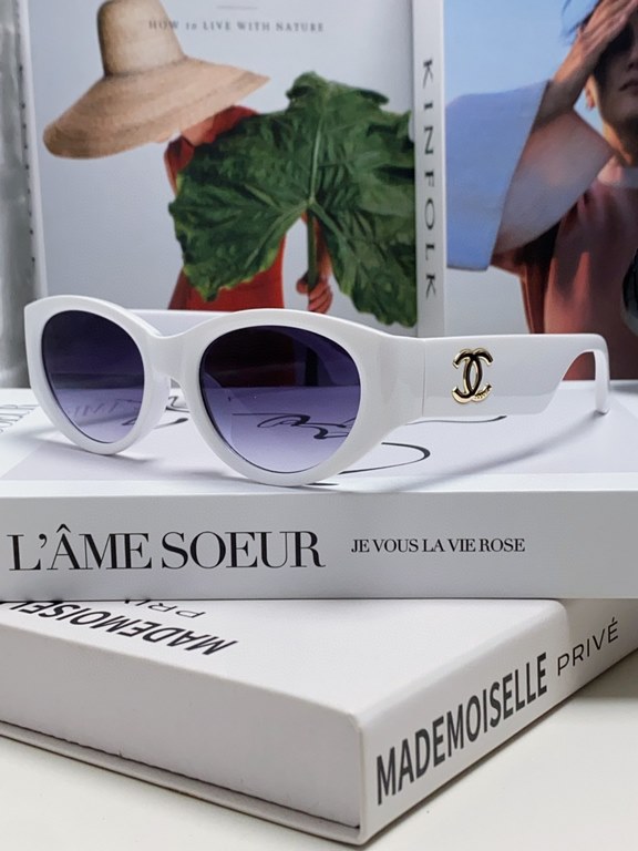 Chanel Chanel 2024 new small perfume wind retro senior sense oval frame sunglasses female ins net red street shooting personalized Europe and the United States cat eye sunglasses Ms. sunglasses