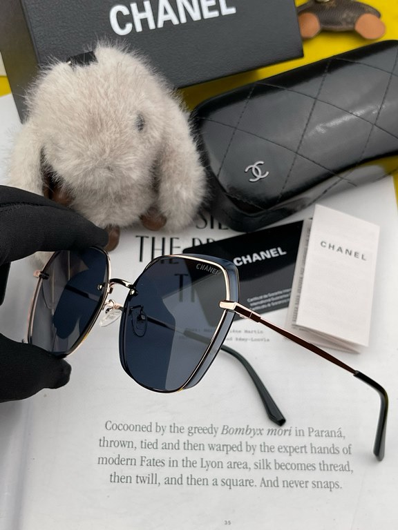 CHANEL] Chanel new nylon polarized too glasses, rimless diamond cut edge more texture, the atmosphere of the woman model, big face small face are good-looking ! Model CH2201