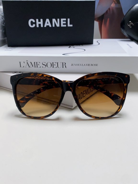 Chanel Chanel 2024 new retro cat-eye letters inserted heart foot net red sunglasses female tide ins advanced sense of sunglasses Trend full