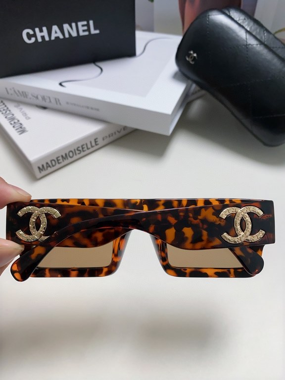 Chanel Chanel 2024 new sunglasses sunglasses female male summer sunscreen tide anti-ultraviolet glasses glasses net red driving large face square frame glasses