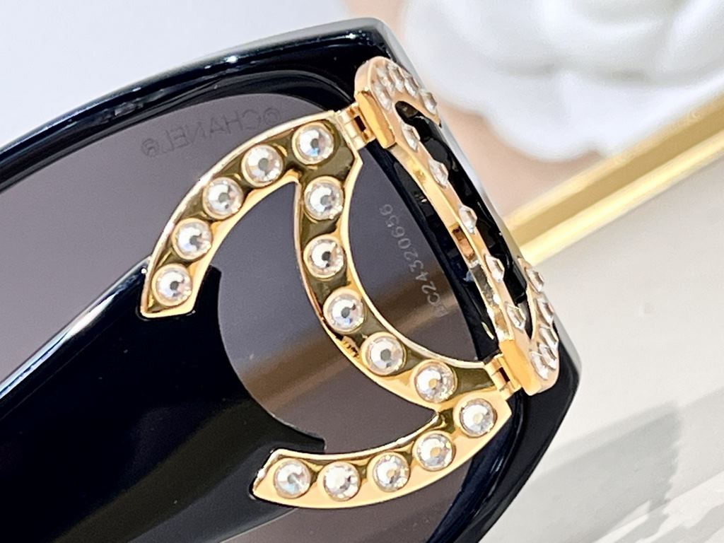 Recognize the high version, one color, one anti-counterfeiting code  Chanel Classic Pearls Diamonds Letter Classic  Classic Wheel CH9122 size 58-18-140