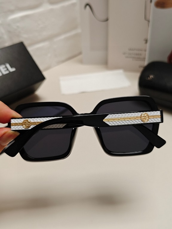 CHANEL Chanel 2024 new small perfume style sunglasses female UV protection driving special polarized glasses senior sense of big brand sunglasses