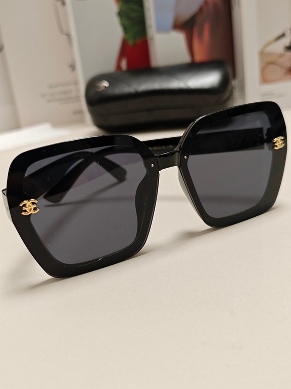 CHANEL Chanel 2024 new small perfume style sunglasses female UV protection driving special polarized glasses senior sense of big brand sunglasses