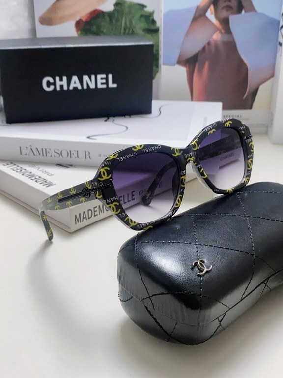 Chanel Chanel 2024 Xiao Xiang sunglasses chain legs butterfly large face thin simple personality sunglasses square small red book premium