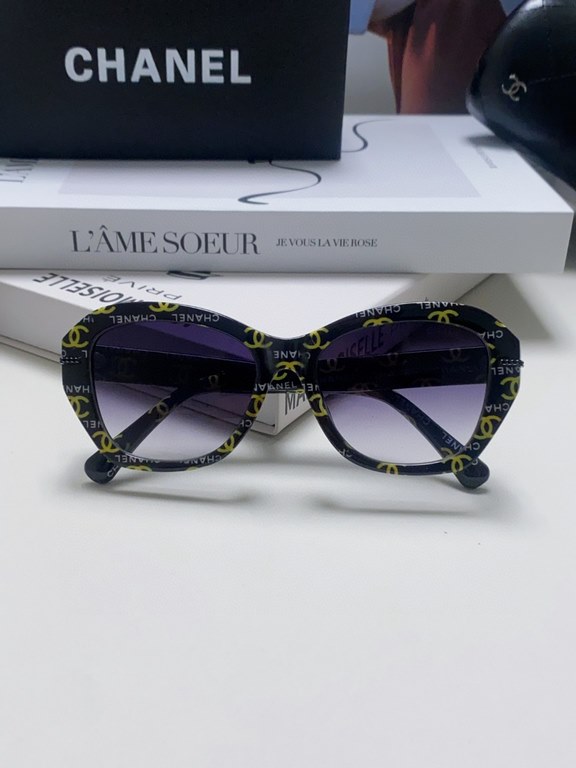 Chanel Chanel 2024 Xiao Xiang sunglasses chain legs butterfly large face thin simple personality sunglasses square small red book premium