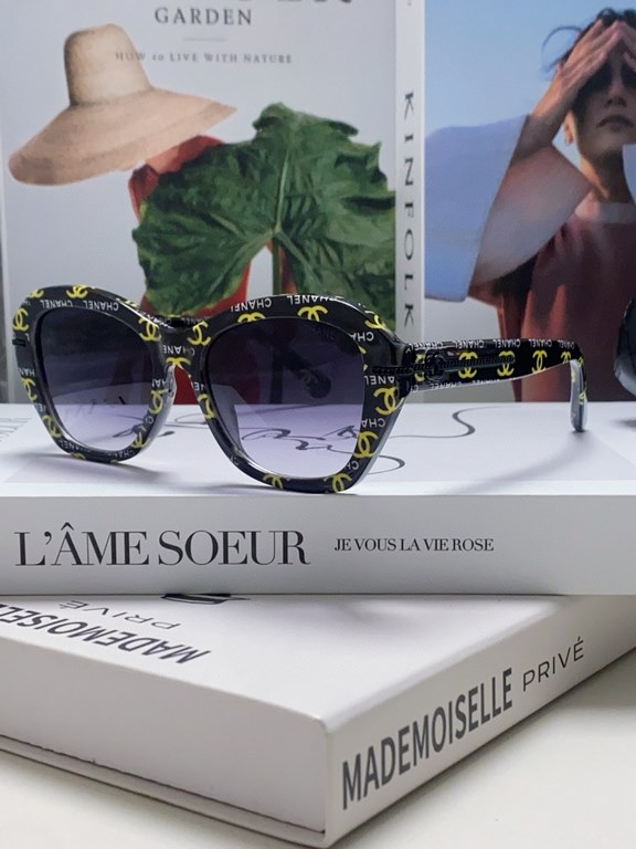 Chanel Chanel 2024 Xiao Xiang sunglasses chain legs butterfly large face thin simple personality sunglasses square small red book premium