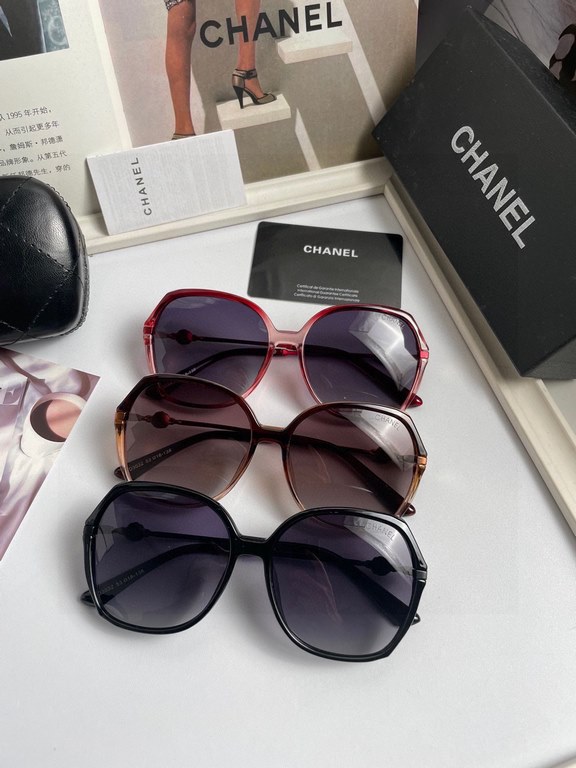 . New   CHANEL Chanel original single quality women's polarized sunglasses   imported Polaroid HD polarized lenses. The official website synchronization sale, fashion atmosphere, travel essential models, buy is to earn