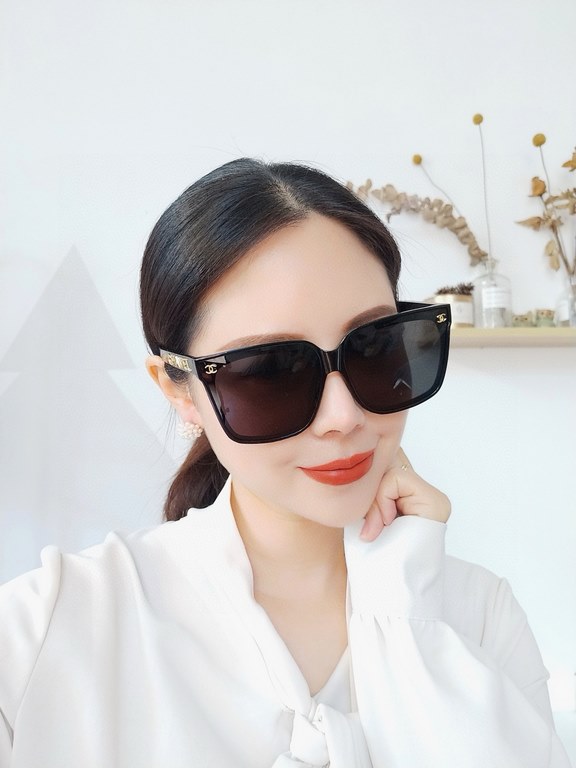 CHANEL 2024 official early spring new models, many stars with the same [color] Chanel    new large frame polarized sunglasses ,   Polaroid Ultra Clear Polarized Sunglasses    Model CH2086