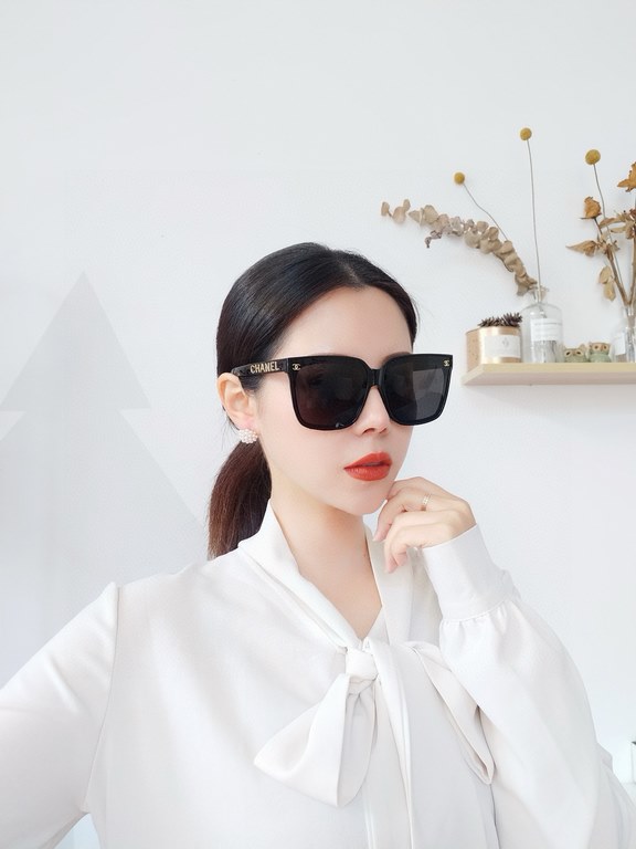 CHANEL 2024 official early spring new models, many stars with the same [color] Chanel    new large frame polarized sunglasses ,   Polaroid Ultra Clear Polarized Sunglasses    Model CH2086