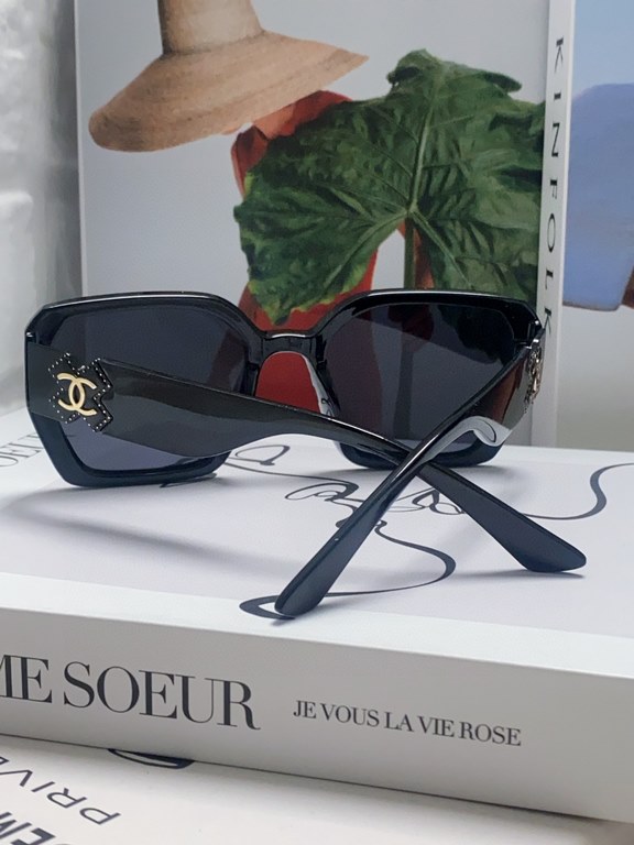 Chanel Chanel 2024 new men and women fashionable and elegant sunglasses women high quality sunglasses driving UV glasses fashion ladies sunglasses