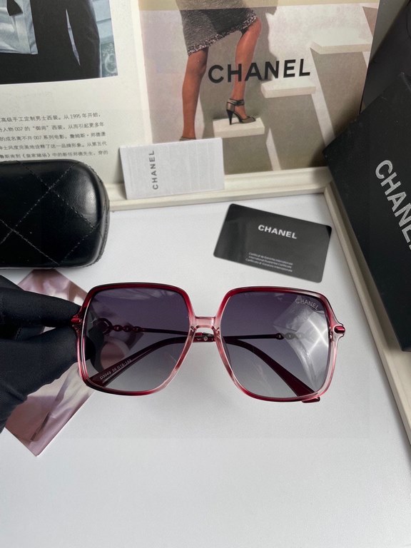 . New   CHANEL Chanel original single quality women's polarized sunglasses   imported Polaroid HD polarized lenses. The official website synchronization sale, fashion atmosphere, travel essential models, buy is to earn