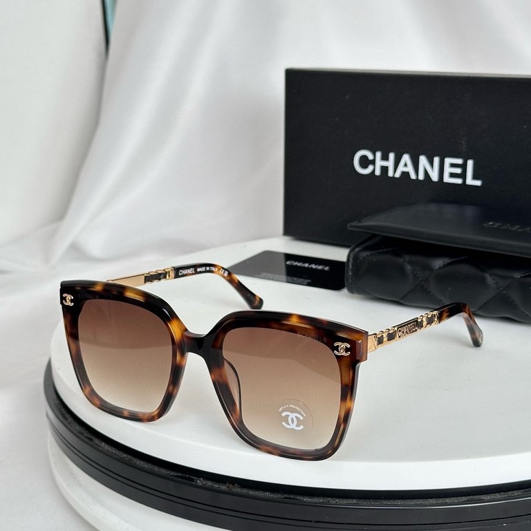 Chanel Collection Factory price adjustments Grandma Fook Collection newMod：6814 size：66-16-148The most classic and most popular ring shape.Exquisite braided leather  engraved marking Fook's mirror legs retro foreign styl