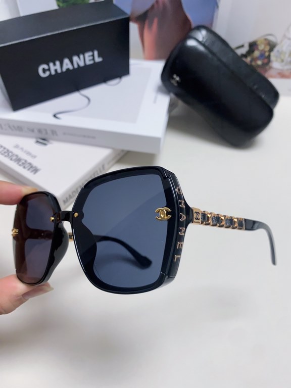 Chanel Chanel Europe and the United States outside the new sunglasses C family net red men and women models big brand sunglasses travel driving glasses trendy version with leather chain