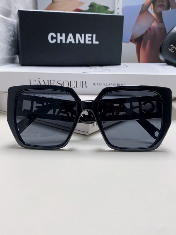 Chanel Chanel 2024 new English letters square box sunglasses female Korean version of the trend of hundred with sunglasses net red street shooting simple glasses