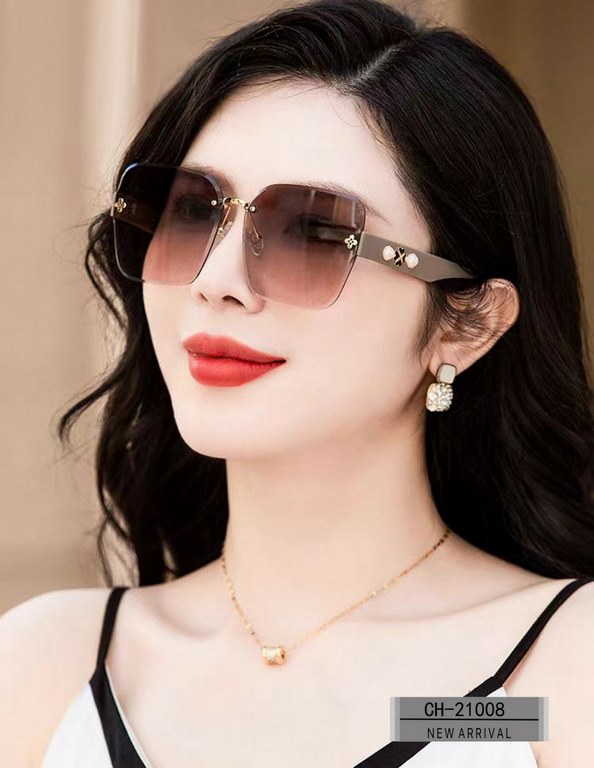 . [CHANEL France]. . [Polaroid Resin HD Lenses] . [TR Frames-Lightweight and comfortable to wear]  . . [size 63-17-140] . [   new small fragrance sunglasses to reduce the burden of glare, blocking harmful rays of radiati