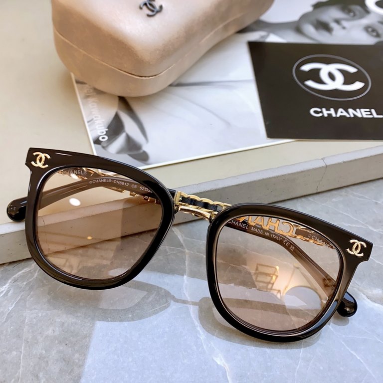 The [CHANE] Chanel flip single shipment. High-quality models, with fashionable and trendy chain legs, mirror legs fashion double logo!