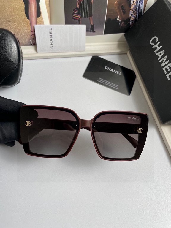 . New   CHANEL Chanel original single quality women's polarized sunglasses   TR90 Material   Imported Polaroid HD polarized lenses. The official website synchronization sale, fashion atmosphere, travel essential models, 