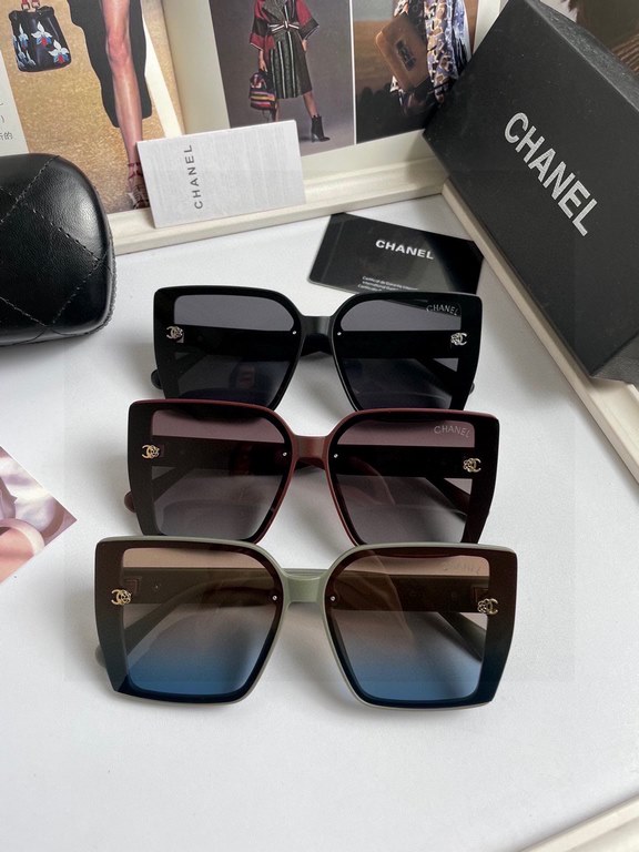 . New   CHANEL Chanel original single quality women's polarized sunglasses   TR90 Material   Imported Polaroid HD polarized lenses. The official website synchronization sale, fashion atmosphere, travel essential models, 