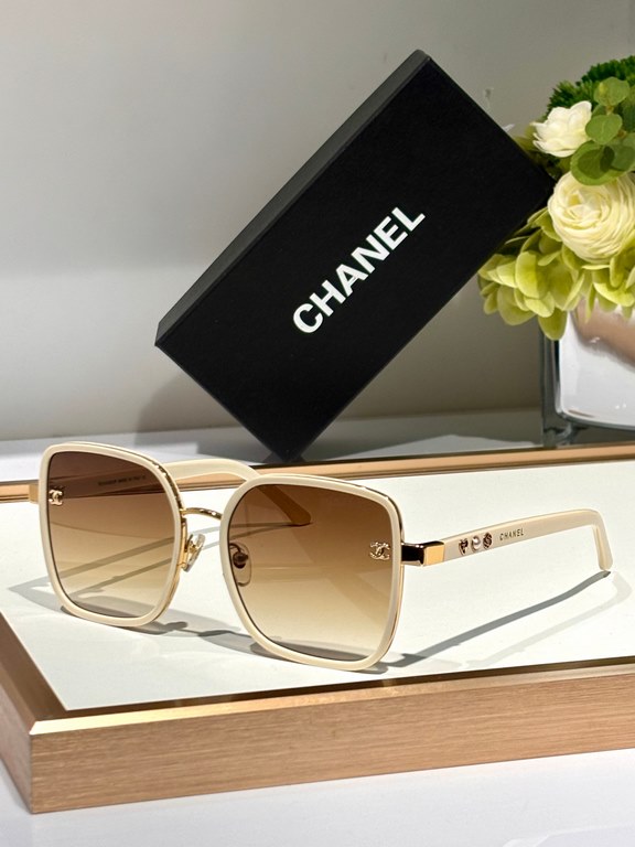 New chanel  2   CH8823 fire the whole network's new face new upgraded version of the exquisite camellia series size 58 mouth-18-145.