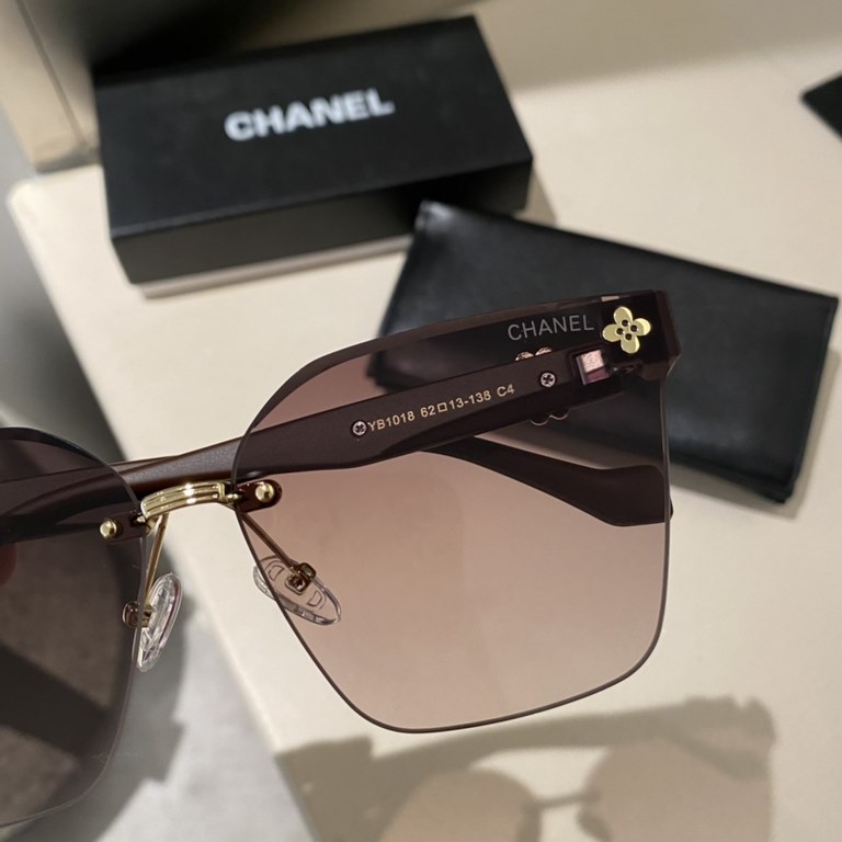 Chanel [Polarized Series2024 New Polarized Sunglasses Style Multi .The classic square frame design is not picky about face shape, and it is very elegant whether it is paired with a coat or a dress.Polarized Sunglasses UV