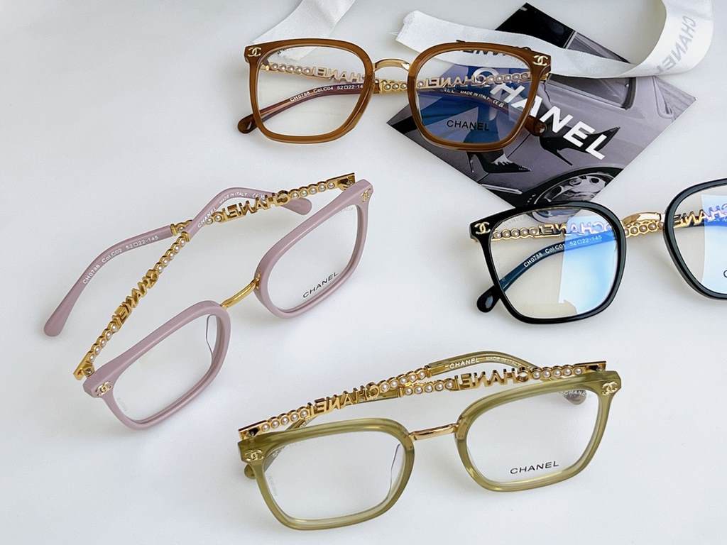 CHANE Hundreds of matching eyeglasses frames can be fitted with prescription glassesClassic Chanel PearlsCH0788 SIZE 52-22-145SIZE 52-22-145