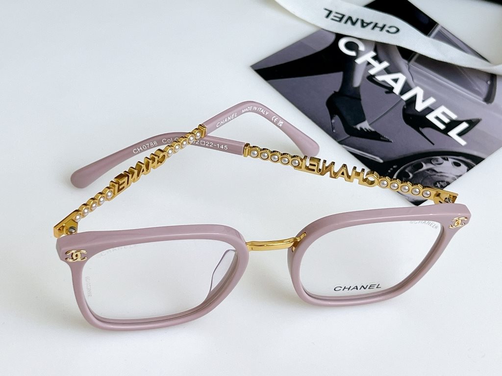 CHANE Hundreds of matching eyeglasses frames can be fitted with prescription glassesClassic Chanel PearlsCH0788 SIZE 52-22-145SIZE 52-22-145