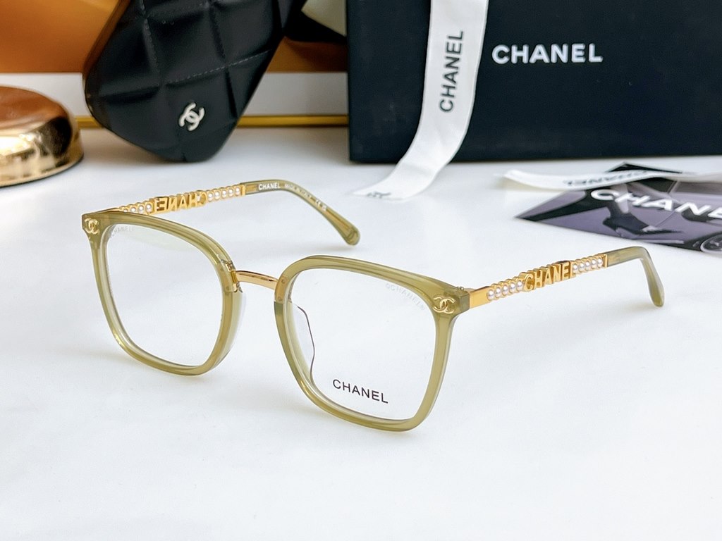 CHANE Hundreds of matching eyeglasses frames can be fitted with prescription glassesClassic Chanel PearlsCH0788 SIZE 52-22-145SIZE 52-22-145