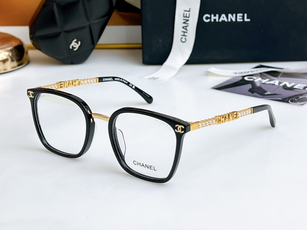 CHANE Hundreds of matching eyeglasses frames can be fitted with prescription glassesClassic Chanel PearlsCH0788 SIZE 52-22-145SIZE 52-22-145