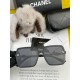 Chanel 2024 spring new sunglasses all kinds of netroots have brought up the gas field full of points   playful and sweet. The effect on the face is better. Metal texture super good Model CH0201