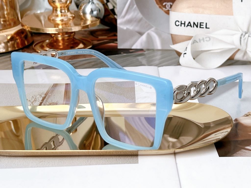 Chanel Model CH0731 Size 56 Mouth 20-145 Skinny Face Large Square Frame Sunglasses Super Handsome Twisted Metal Legs A must-have fashion item for the new year! Unisex    !