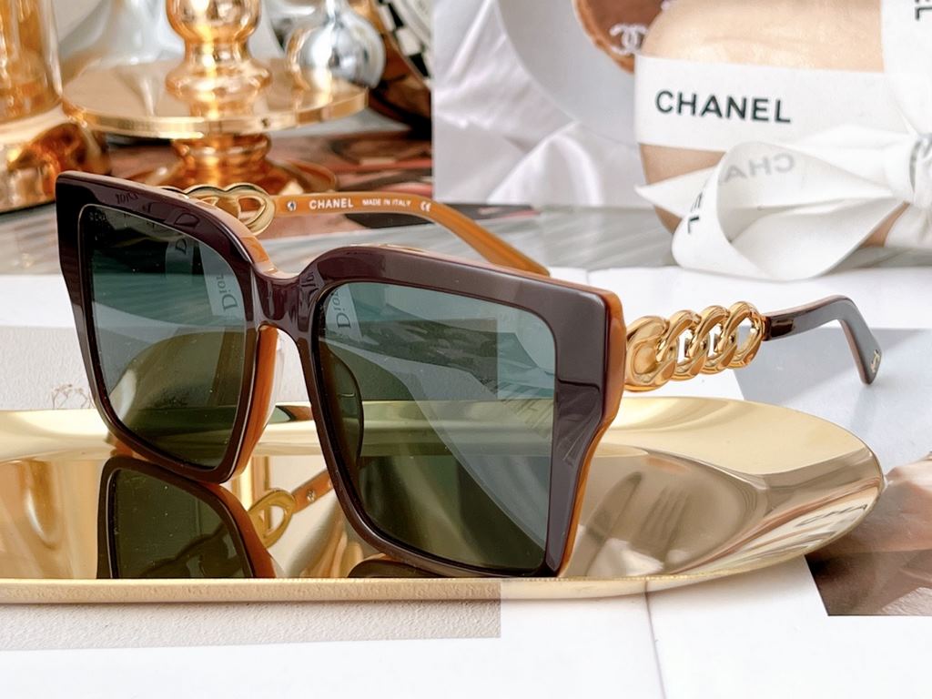 Chanel Model CH0731 Size 56 Mouth 20-145 Skinny Face Large Square Frame Sunglasses Super Handsome Twisted Metal Legs A must-have fashion item for the new year! Unisex    !