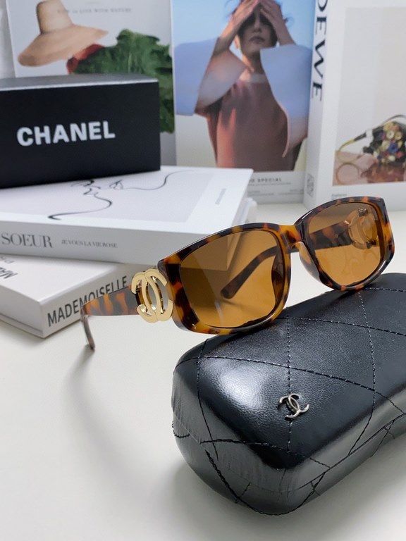 CHANEL Chanel double C big logo Y2K antique sunglasses VINTAGE sunglasses fashion elegant black frame metal sunglasses for men and womenwomen tide sunglasses