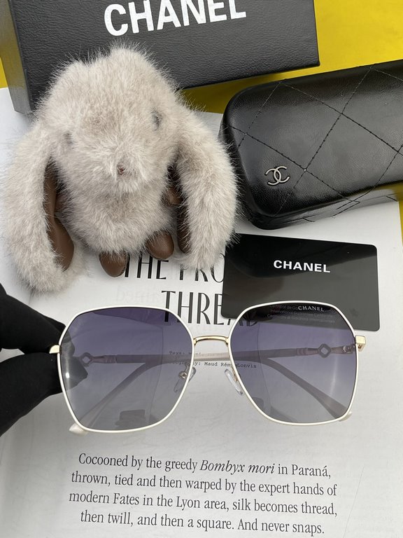 Chanel  2024 official new Many stars with the same [color]   new large frame polarized sunglasses    Polaroid Ultra clear thickened sunglasses    Model CH0825